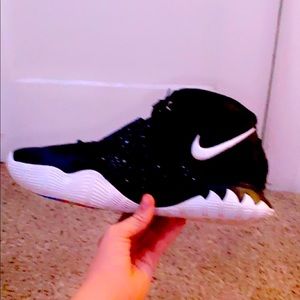 Jet black white Kyrie 6